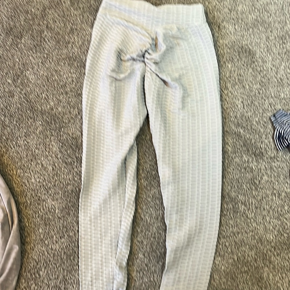 Scrunch butt leggings